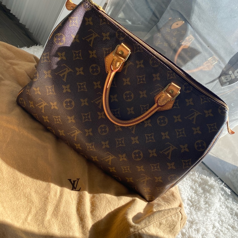 Authentic Louis Vuitton speedy